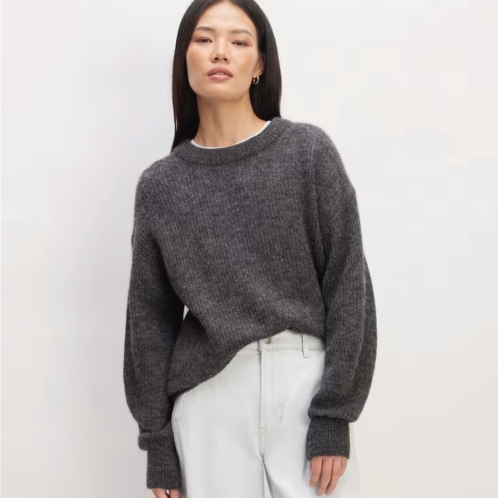 Everlane Alpaca Crewneck Sweater. Gray. Size Medium.